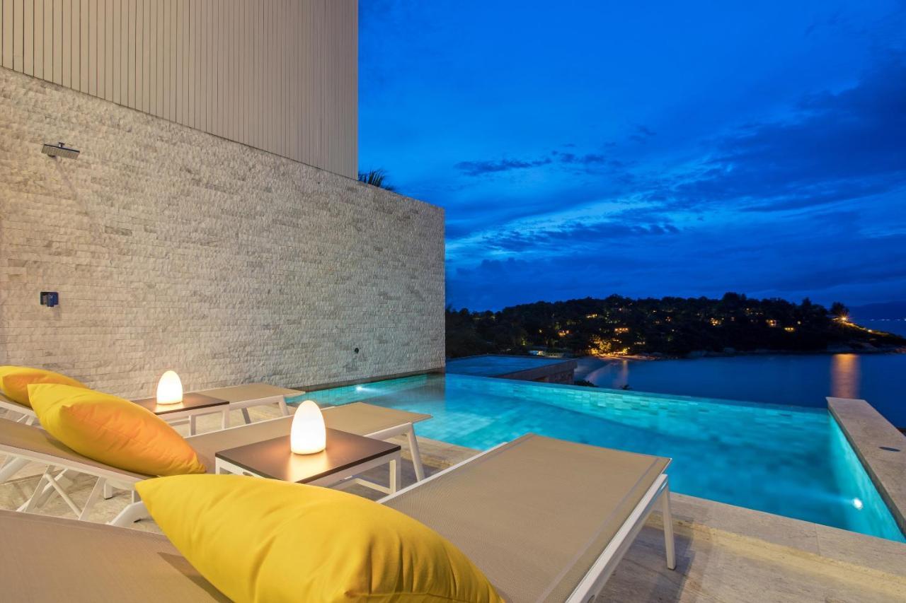 Beachside Villa - B18 - At Bayside Luxury Villas Samrong Bay Beach, 4 Bed 5 Bath, Sea & Sunset Views, Only 200M Walk To The Beach Choeng Mon Exterior photo